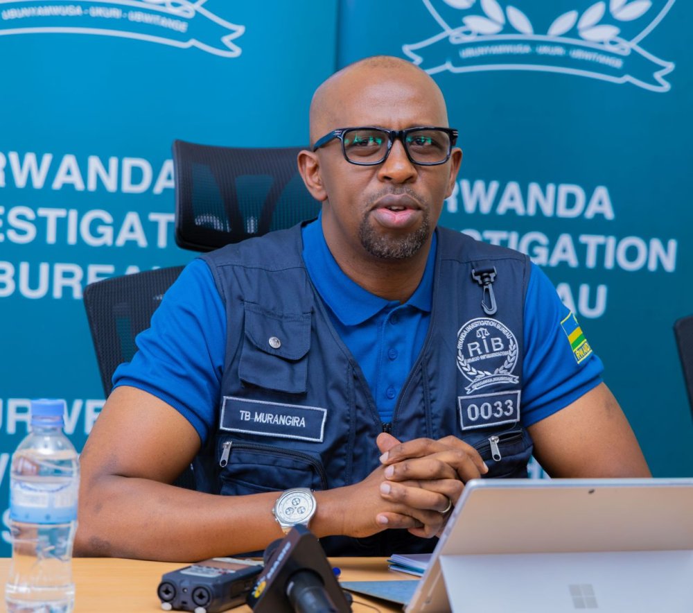 umuvugizi w urwego rw igihugu rib ubugenzacyaha rib dr. murangira b thierry yaburiye abantu bifashisha imbuga nkoranyambaga mu gukwirakwiza amakuru y ibihuha 879df